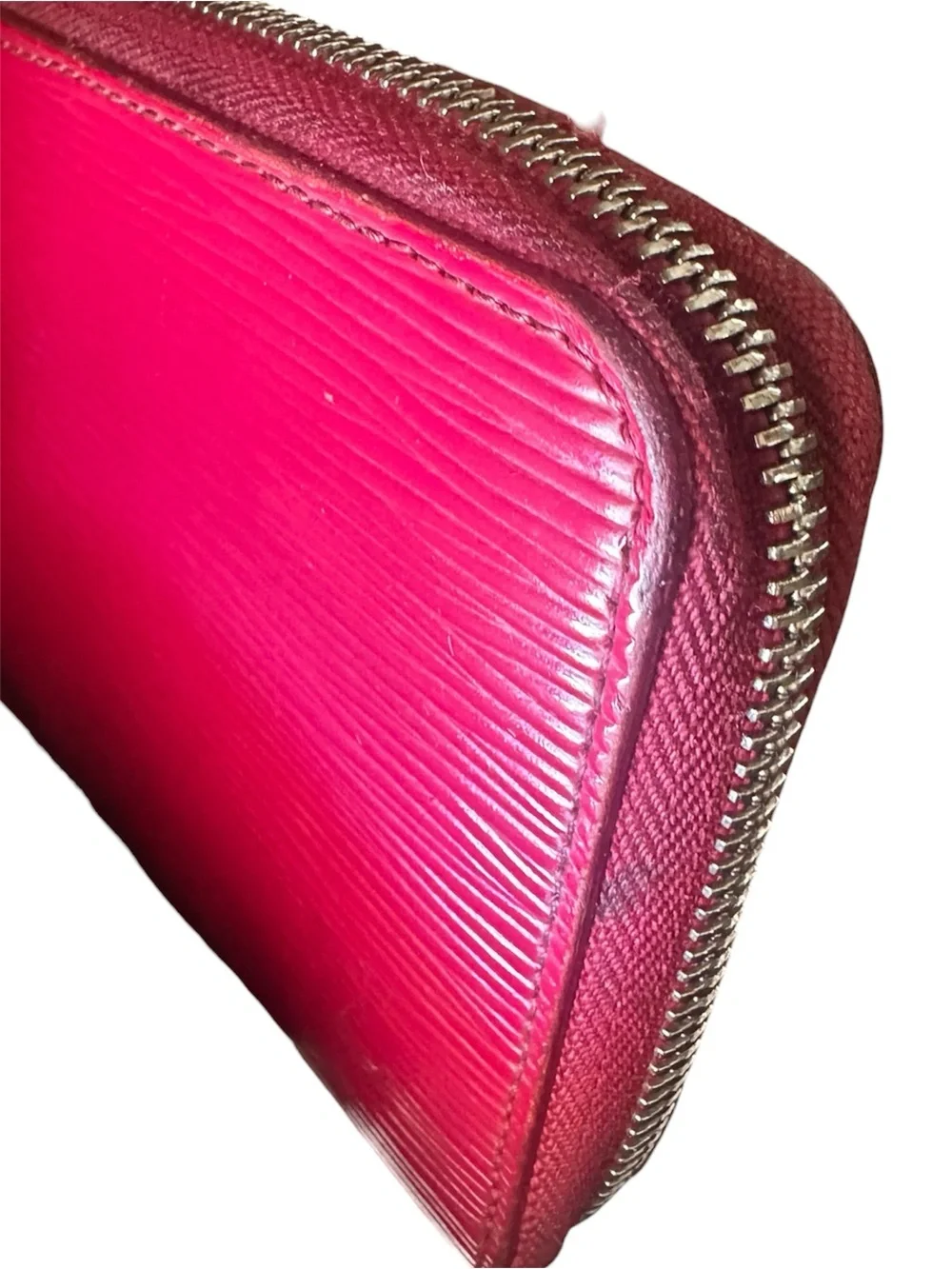 Authentic Louis Vuitton Epi Zip-Around Fuchsia Wallet